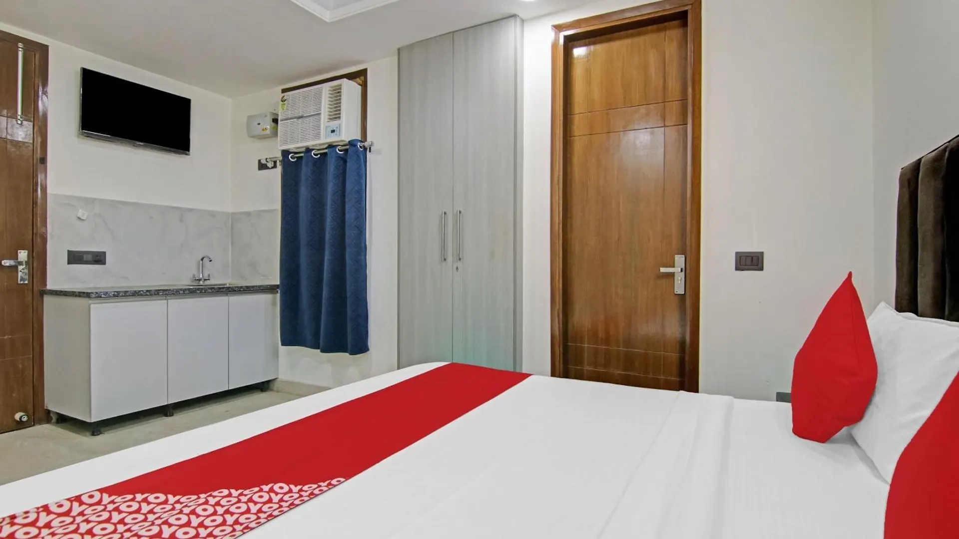 Hotel O The Crimson Palace New Delhi India