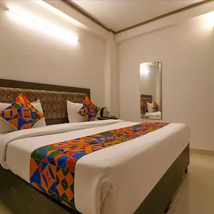 Hotel Fabexpress Dolphin International Near Delhi Airport